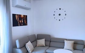 Sabi Apartment Golem Qerret